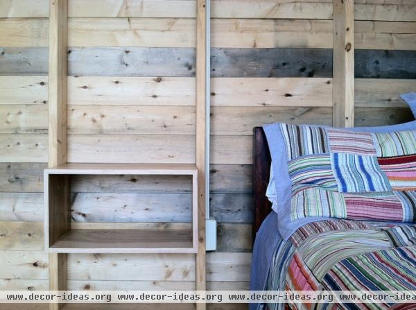 rustic bedroom by Solterre Design