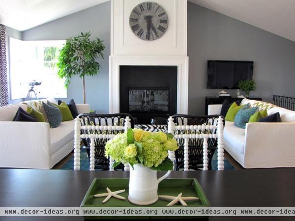 beach style living room by Tara Bussema - Neat Organization and Design