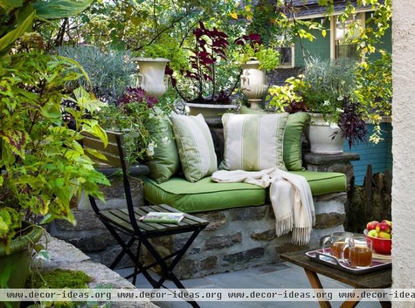 traditional patio by Francis Dzikowski Photography Inc.