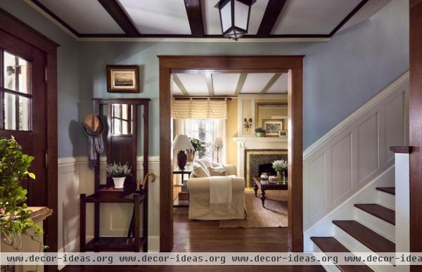 Houzz Tour: Caretaking a Handsome Yonkers Foursquare