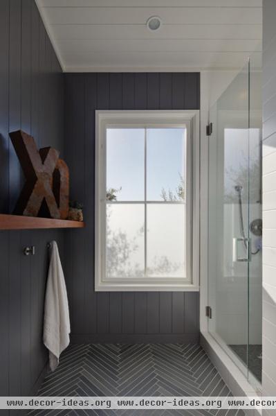 farmhouse bathroom by Nick Noyes Architecture