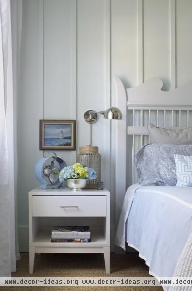 beach style bedroom by Joel Snayd