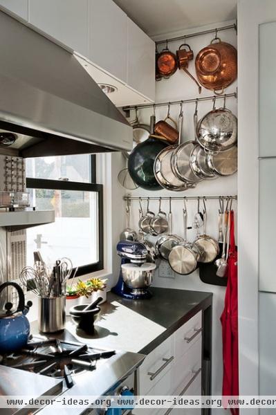 Going Up: Vertical Storage Holds More Kitchen Stuff