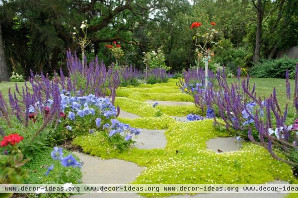 eclectic landscape by Kristen Rudger Landscape Design