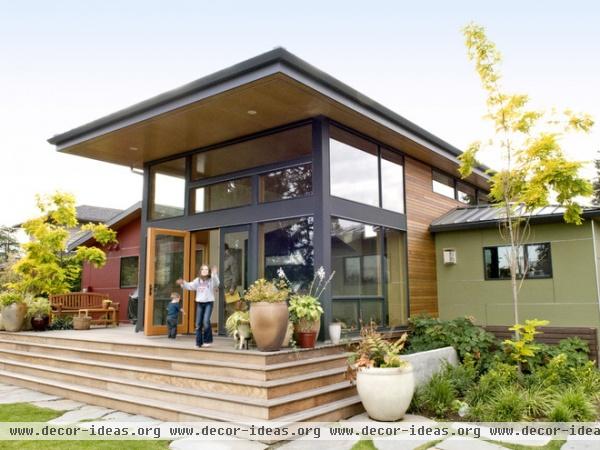 modern exterior by Coates Design Architects Seattle