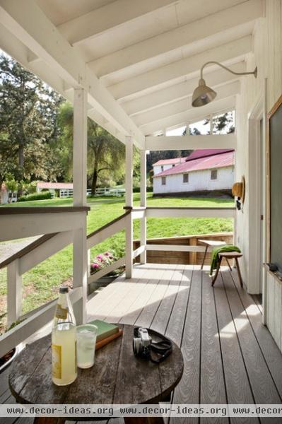 farmhouse porch by Richardson Architects