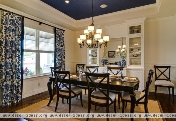 traditional dining room by Farinelli Construction Inc