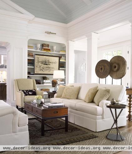 traditional living room In Atlanta Homes with Thomasville Furniture