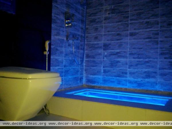 eclectic bathroom by Arijit