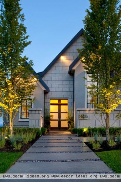 8 Ways to Create a Neighborly Front Yard