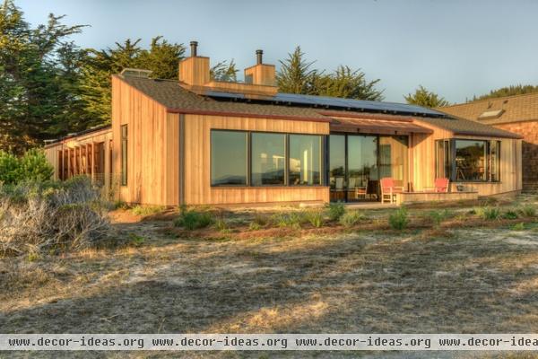 Houzz Tour: Sea Ranch Gets a New LEED Platinum Neighbor