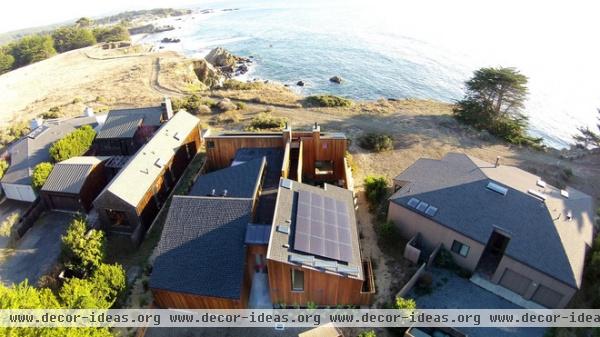 Houzz Tour: Sea Ranch Gets a New LEED Platinum Neighbor