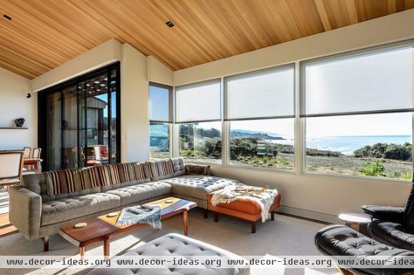 midcentury living room by Hudson Street Design