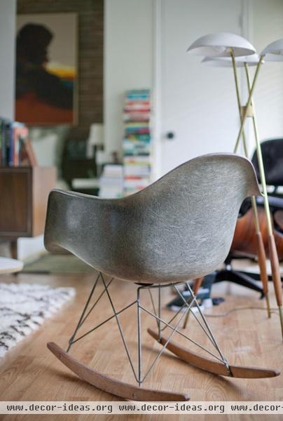 Houzz Tour: Addicted to Iconic Furniture in Houston