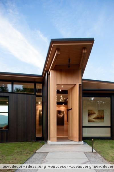 contemporary entry by Carlton Architecture