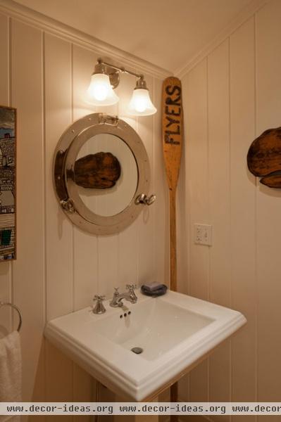 beach style powder room by Peter McDonald Architect