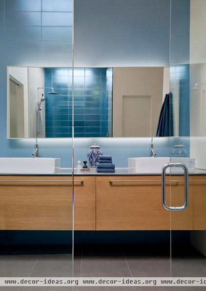 contemporary bathroom by Ibarra Rosano Design Architects