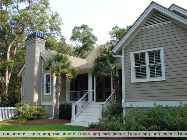 traditional exterior by A. Tate Hilliard, Architect/Builder