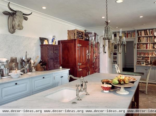 rustic kitchen by Bluebell Kitchens