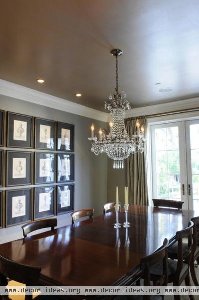 traditional dining room by Allison Cosmos