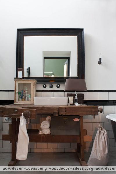 industrial bathroom by Louise de Miranda