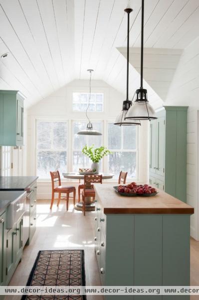 farmhouse kitchen by Rafe Churchill: Traditional Houses