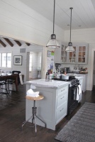 Kitchen of the Week: Casual Farmhouse Looks, Pro-Style Amenities