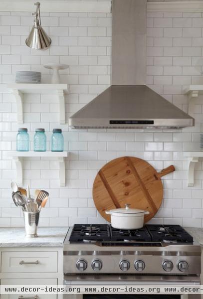 farmhouse kitchen by Lisa Gabrielson Design