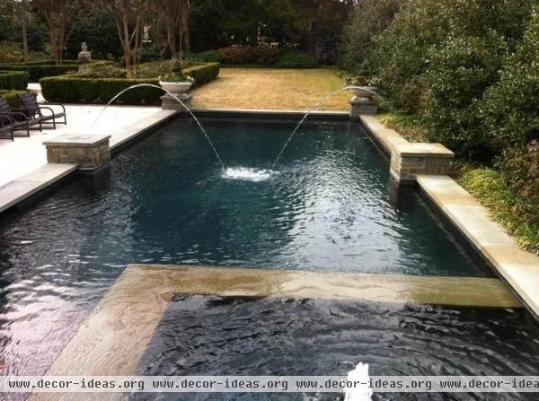 traditional  by Pool Environments, Inc.