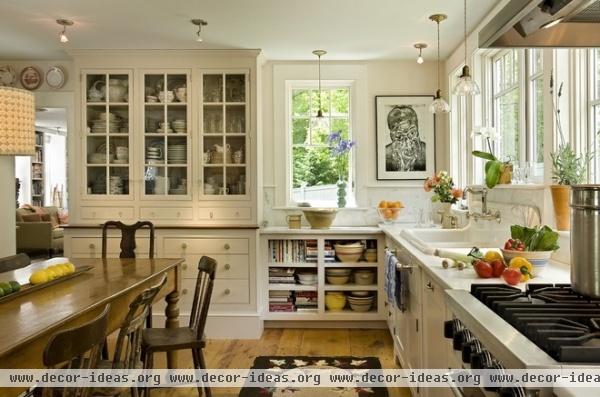 traditional kitchen by Smith & Vansant Architects PC