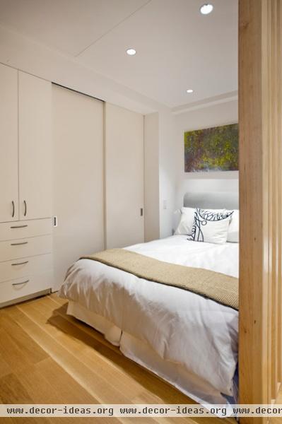 contemporary bedroom by Allen+Killcoyne Architects