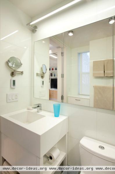 contemporary bathroom by Allen+Killcoyne Architects