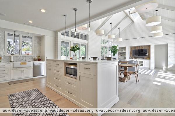 farmhouse kitchen by Redbud Custom Homes