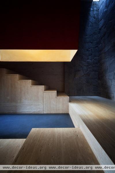 modern staircase by Eduardo Hernandez Ch. Architect / CHK Arquitectura