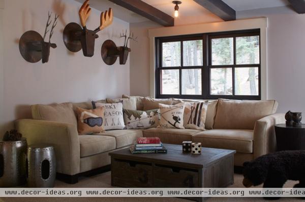 rustic family room by Artistic Designs for Living, Tineke Triggs