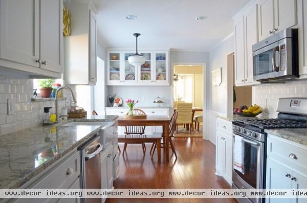 traditional kitchen by Sarah Greenman