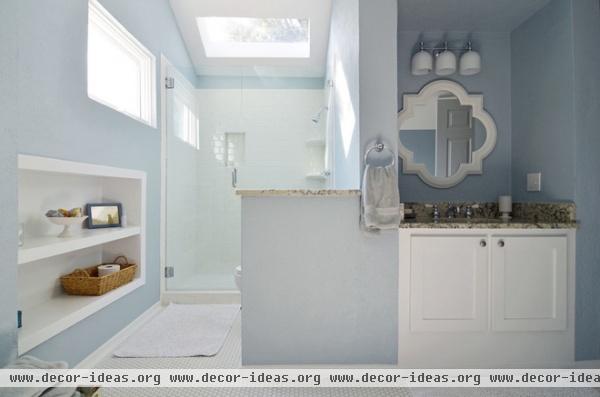 traditional bathroom by Sarah Greenman