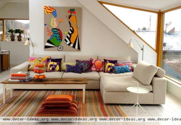 contemporary family room Cosy sofa