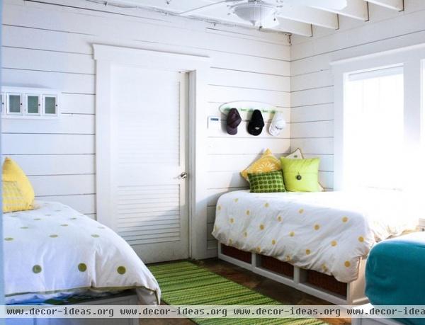 beach style bedroom by Mina Brinkey