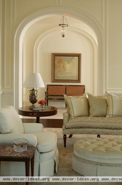 traditional living room by Christy Dillard Kratzer