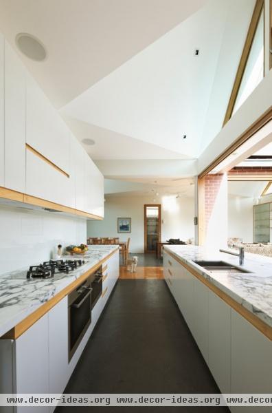 modern kitchen by Mihaly Slocombe