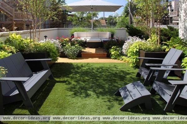 traditional landscape by Chicago Green Design Inc.