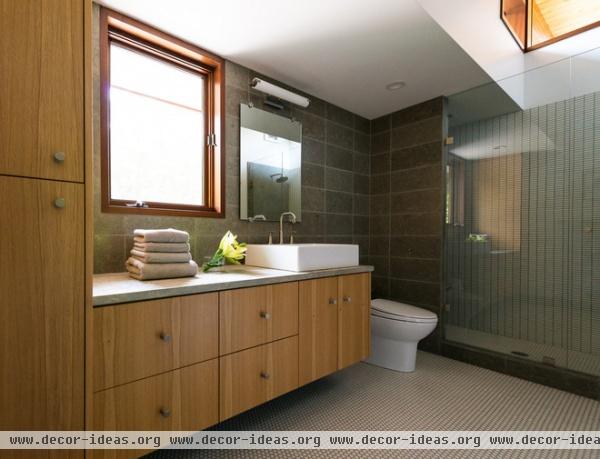 contemporary bathroom by Virtual Studio Innovations