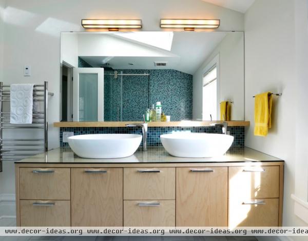 contemporary bathroom by Sandy Hill Construction Ltd.