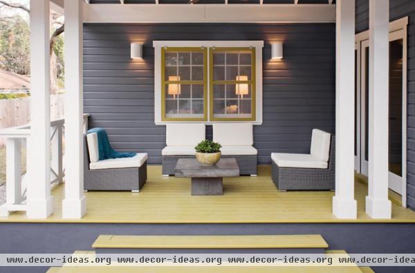 transitional porch by Texas Construction Company