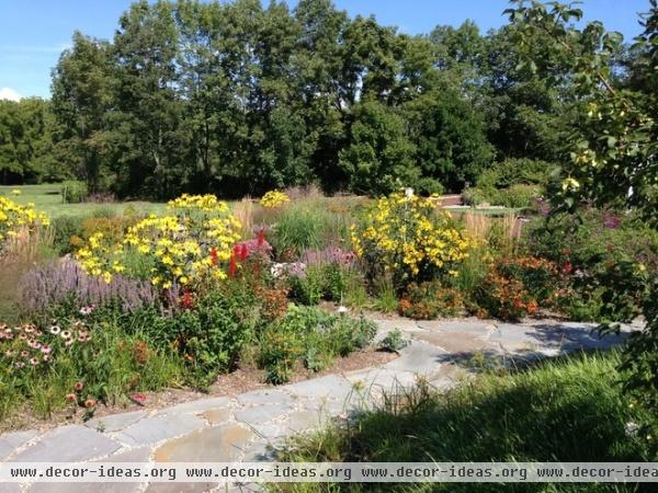 traditional landscape by Cedar Run Landscapes