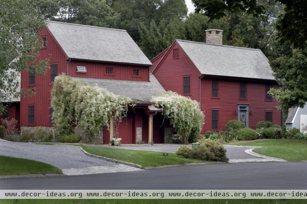 farmhouse exterior by Michael Piccirillo Architecture PLLC