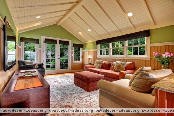 craftsman family room by Sortun-Vos Architects, P.S.