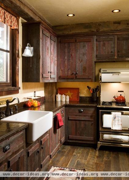 rustic kitchen by RMT Architects