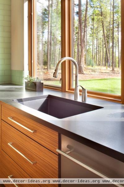 contemporary kitchen by CTA Architects Engineers